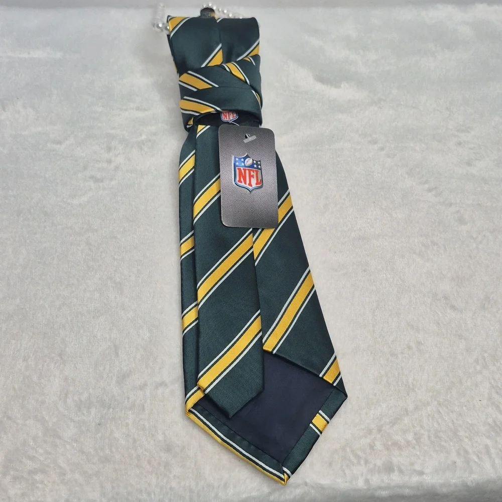 Handcrafted Luxury Fashion Necktie Necklace 📿 (PACKERS)